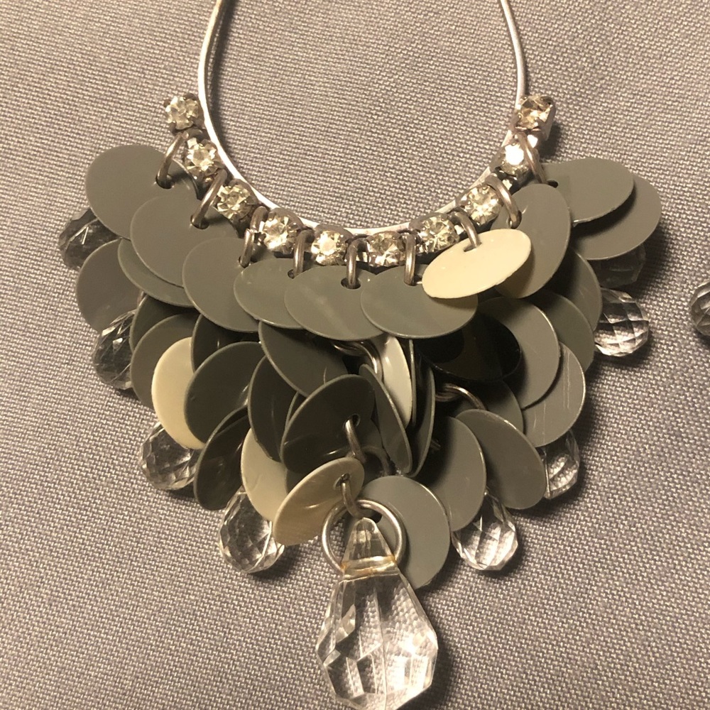 Diamond crystal dropping earrings